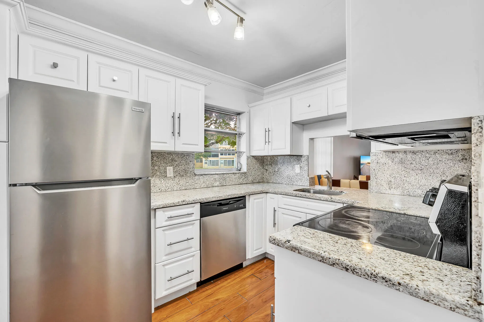 5 Kitchen (2)