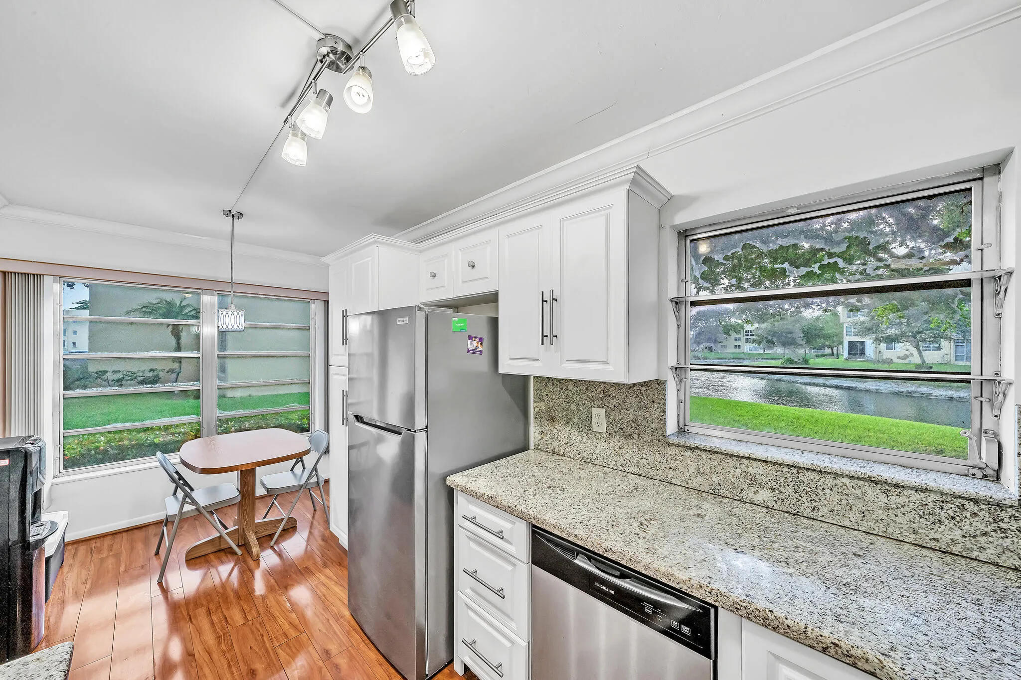 5 Kitchen (4)