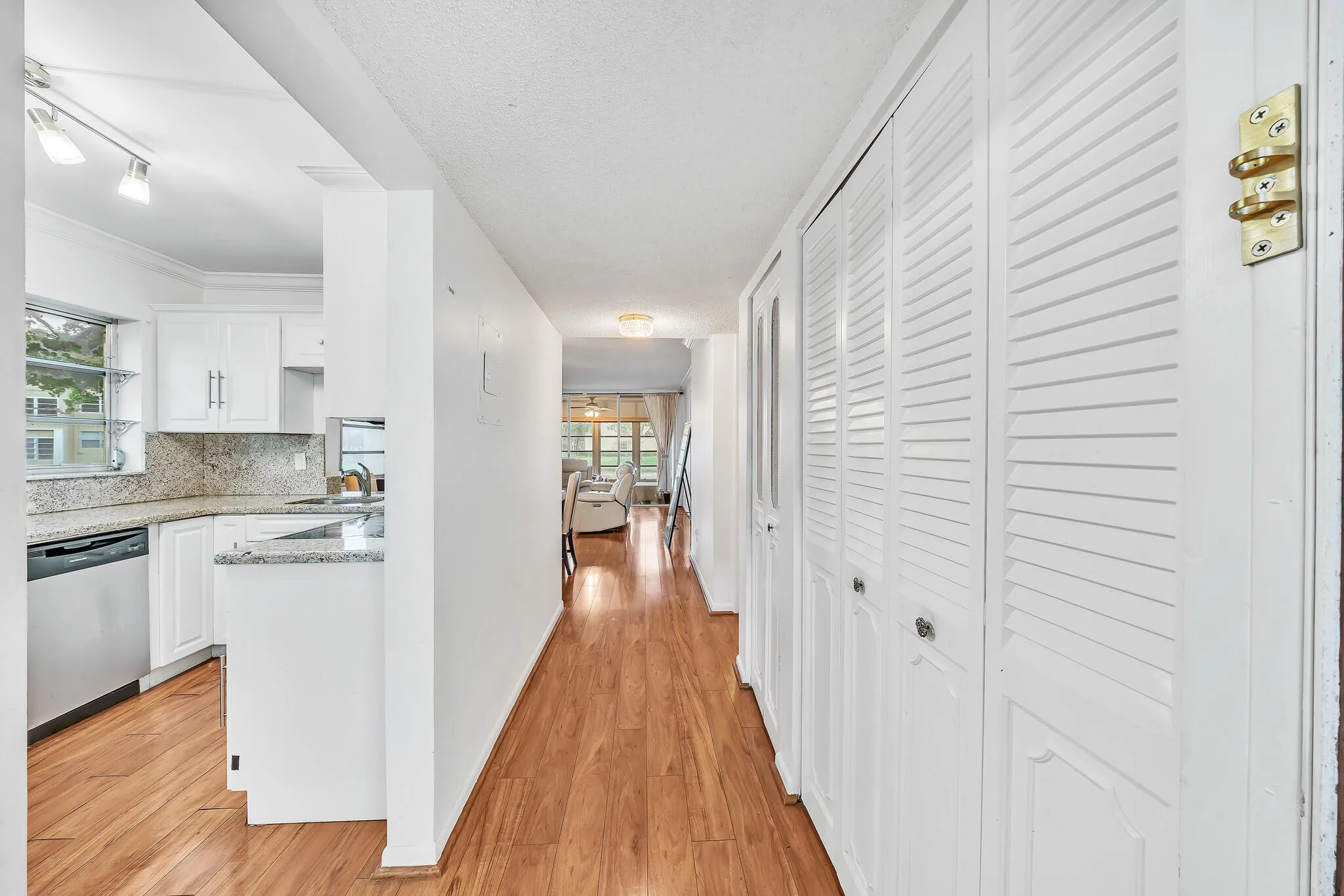 3 Entryway (2)