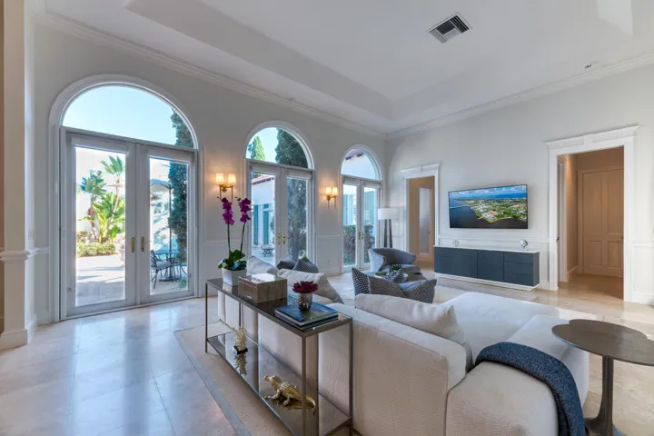 2258 Ibis Isle Rd E Palm Beach-large-019