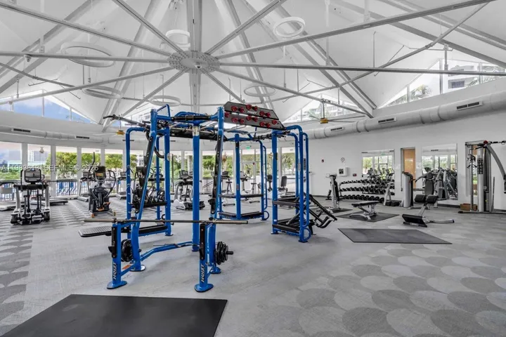 Photo 33