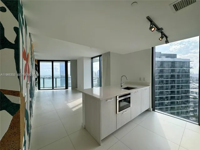 Views to the water and the city skyline!