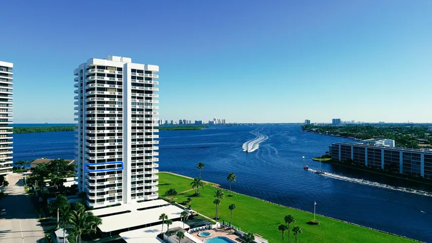 Cove Tower East 749