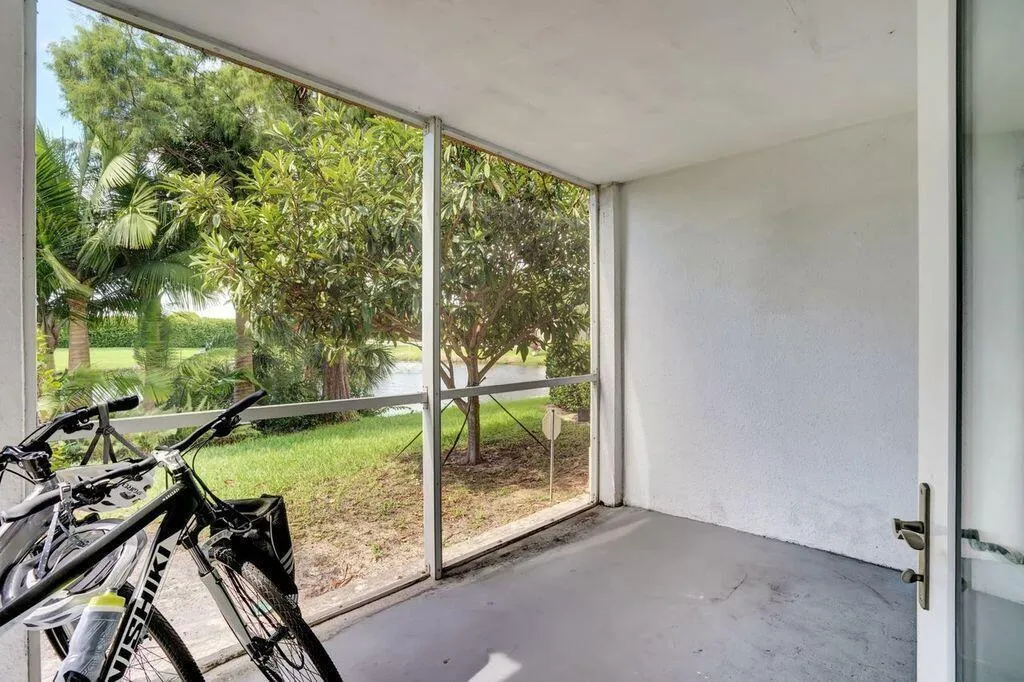 SCREENED PATIO