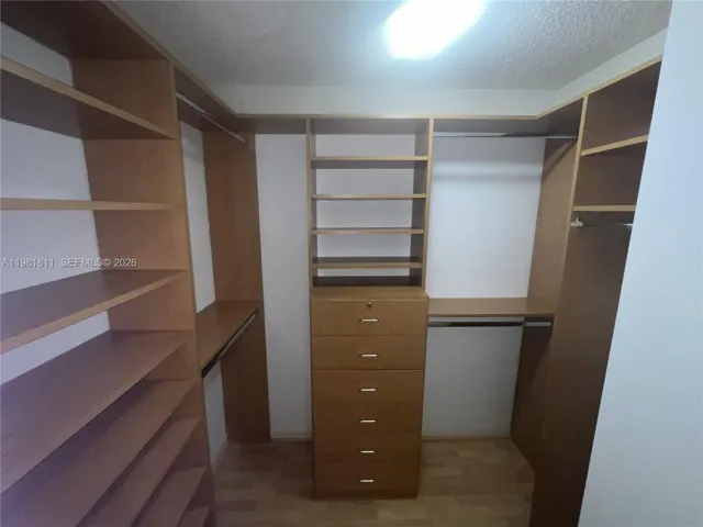 Master Walking Closet