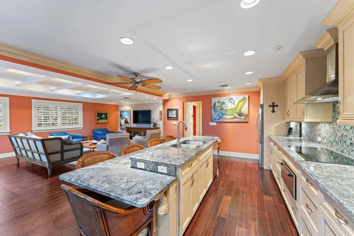 085-31NBeachRd
