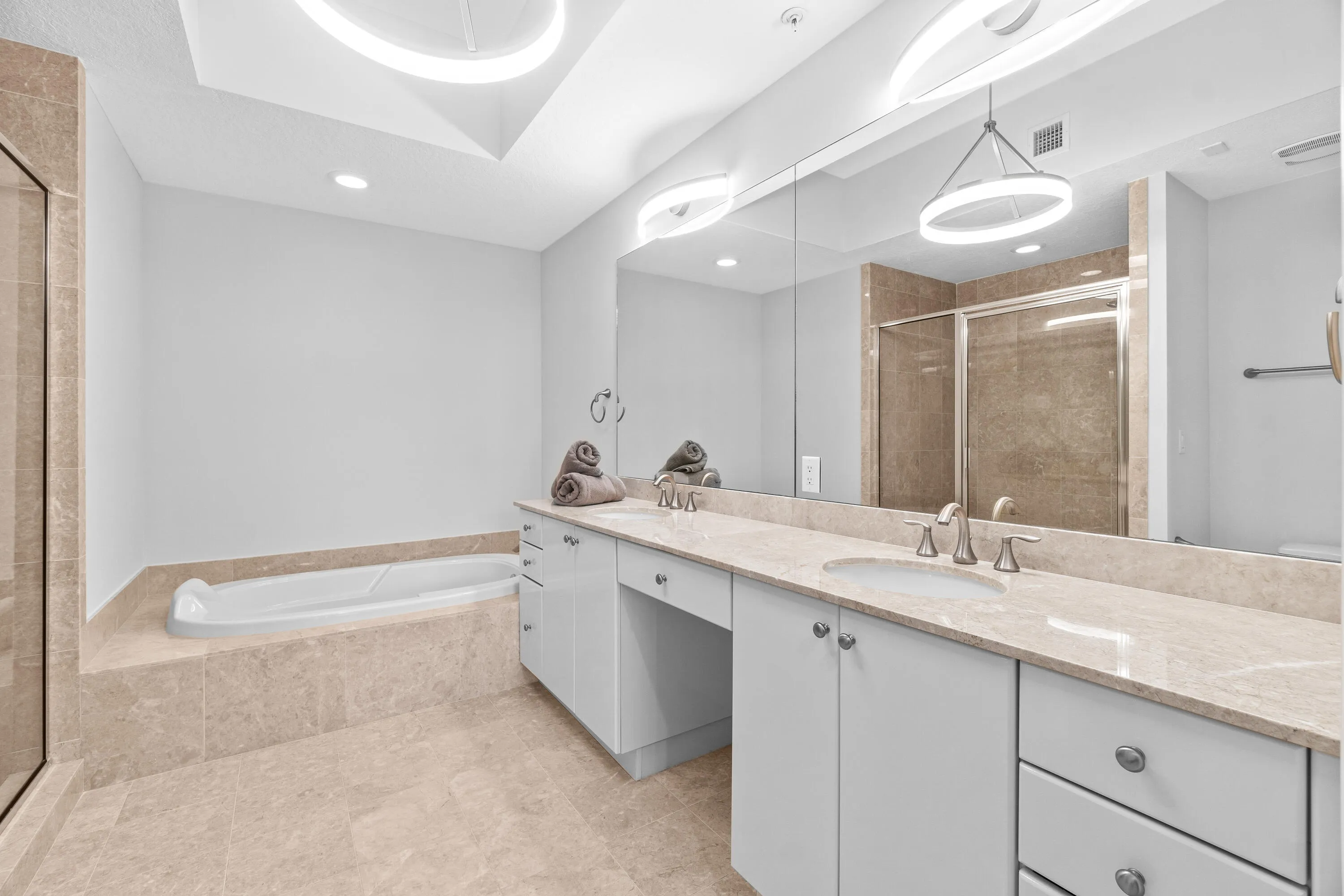 Primary Bathroom w/ Dual Sinks