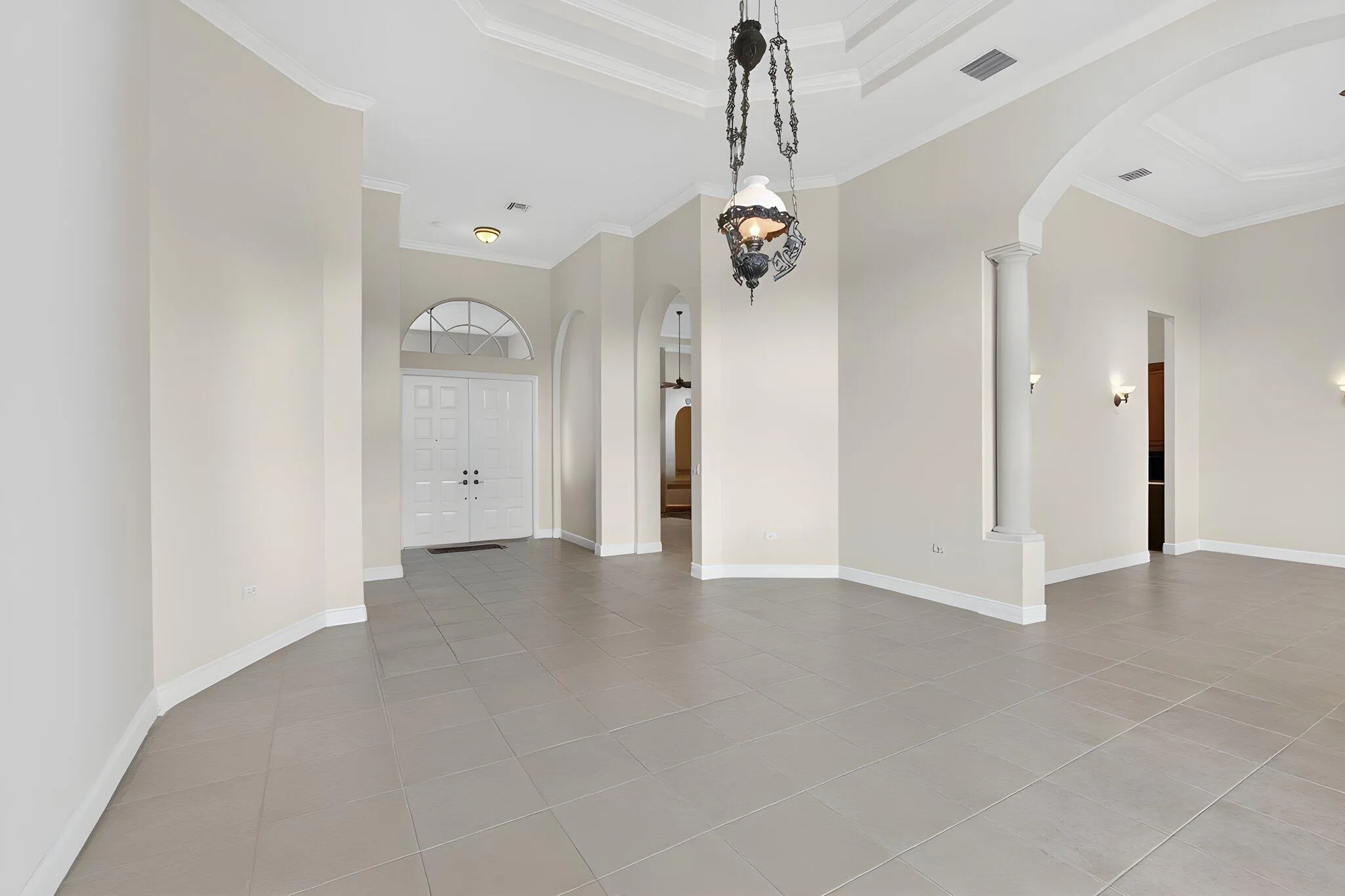 34-web-or-mls-BS1A1125 furniture removed