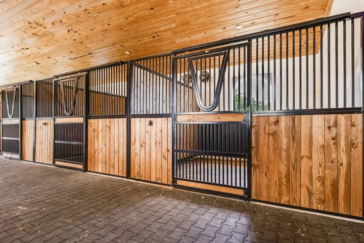 Barn