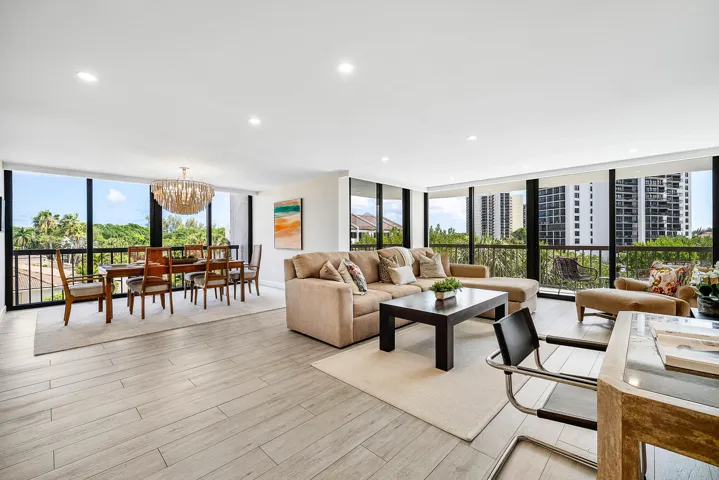 Living Room/Dining Room