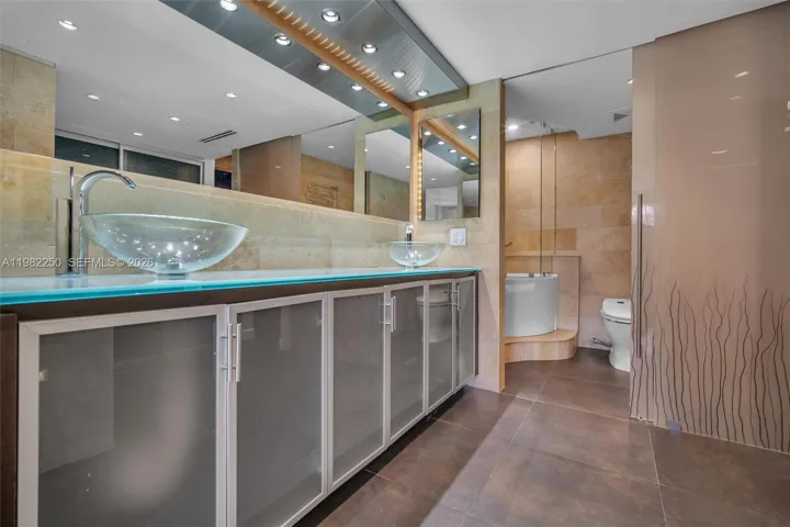 Master Bathroom Area