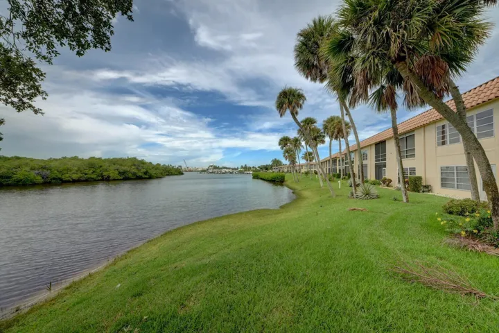 2600 S Kanner Hwy Apt F4-large-018-015-7