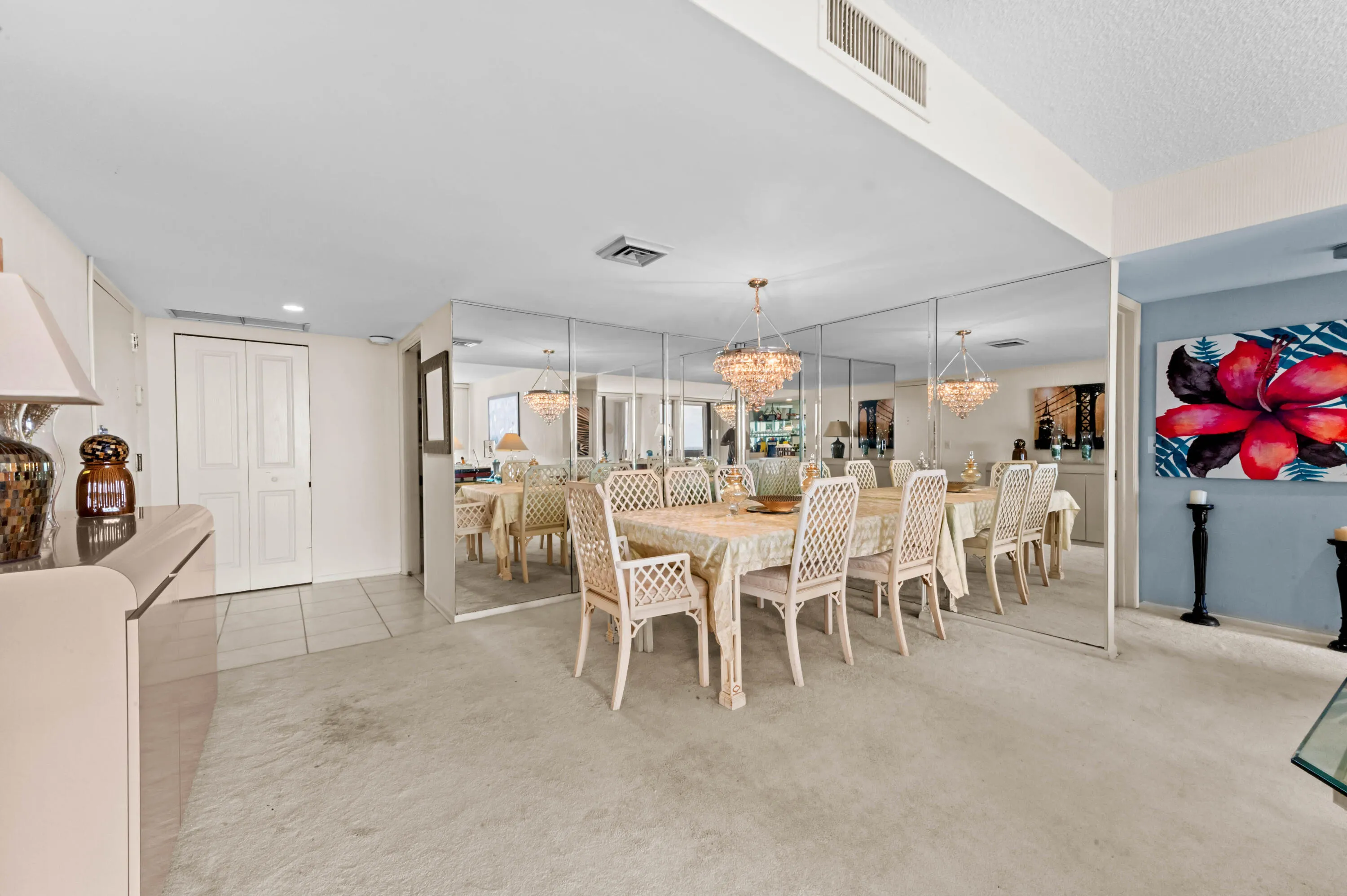 09 Dining room 02