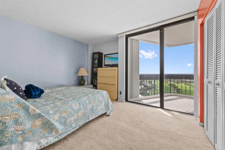 18 Bedroom 01