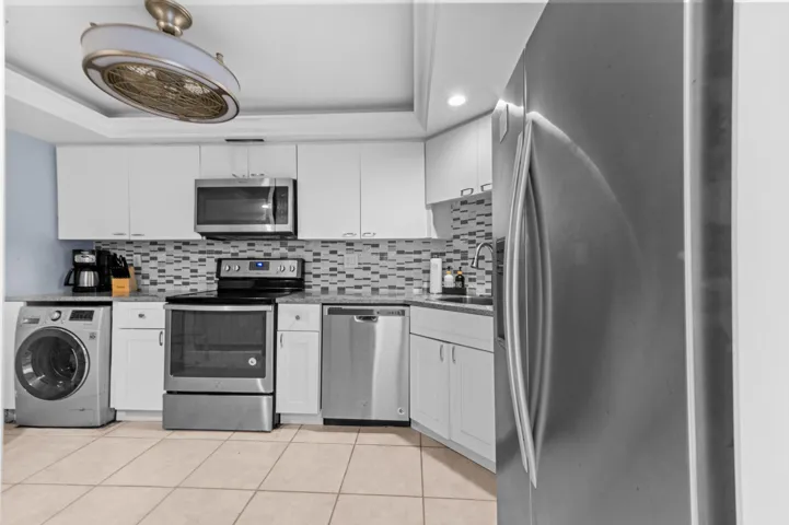 05 Kitchen 01