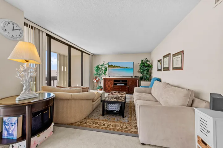 14 Living room 05
