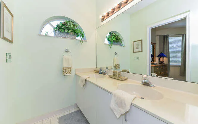 4105 Fairway Dr N Jupiter FL-small-020-0