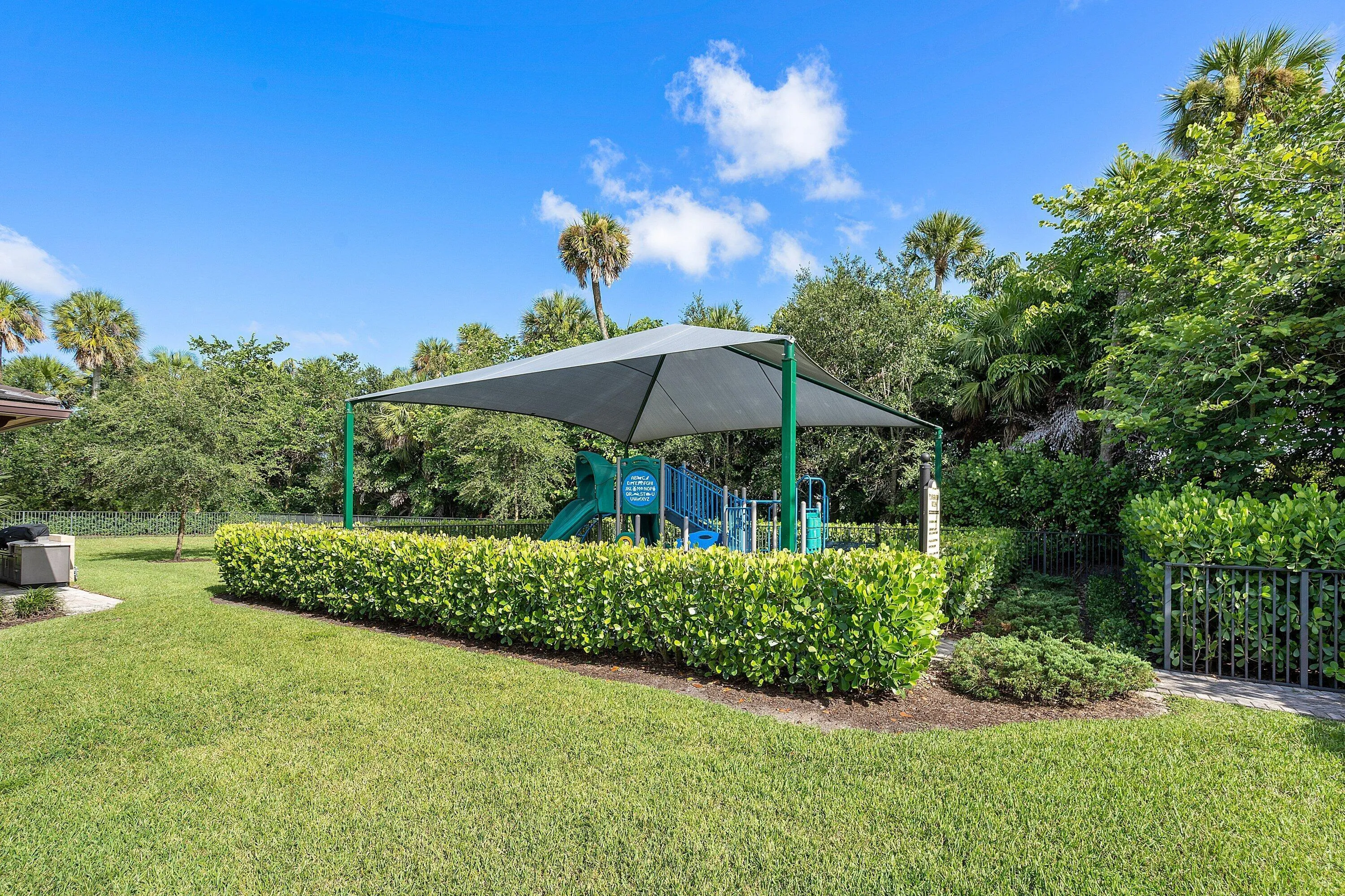 081-8884GrandPrixLane-BoyntonBeach-FL-33