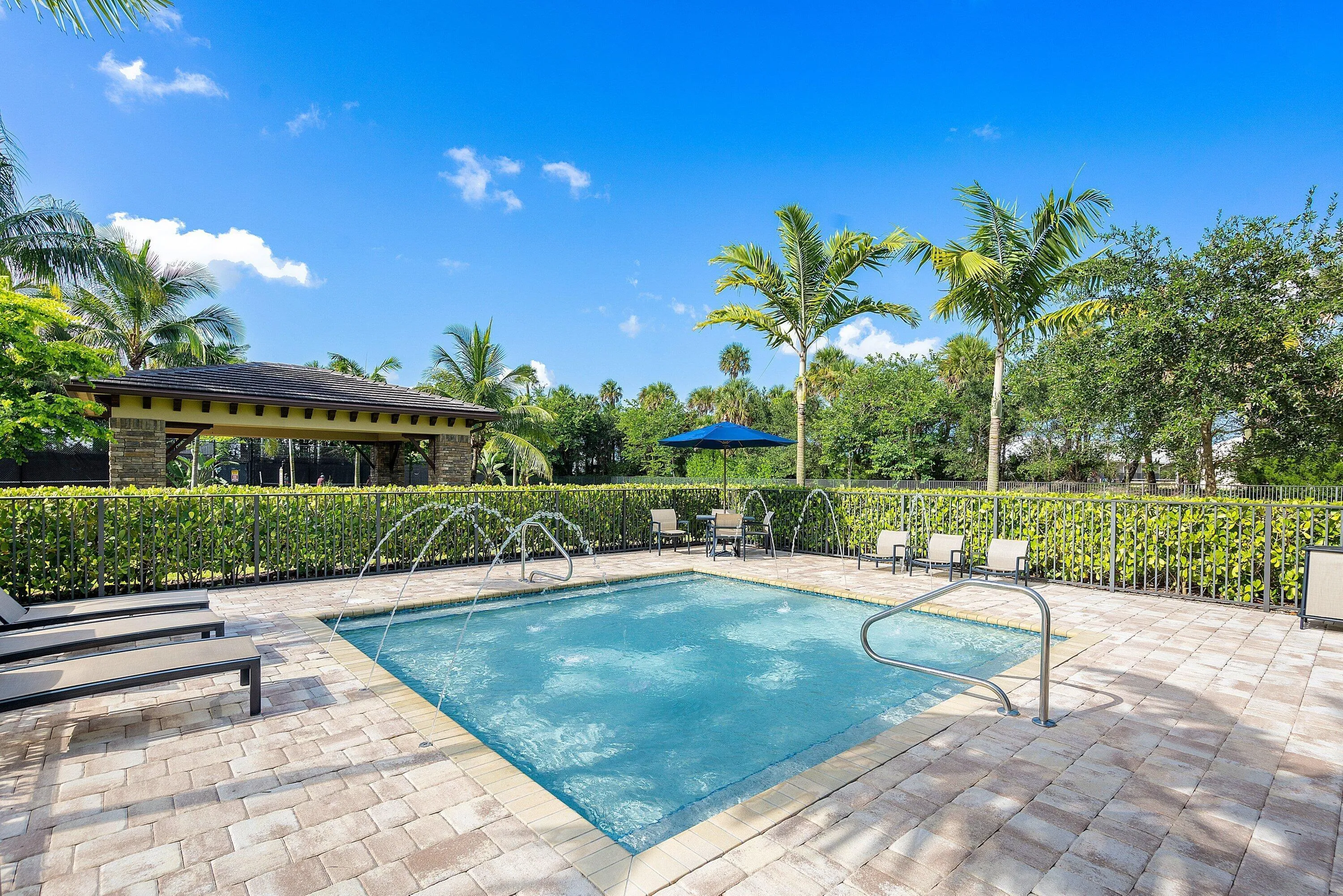 082-8884GrandPrixLane-BoyntonBeach-FL-33