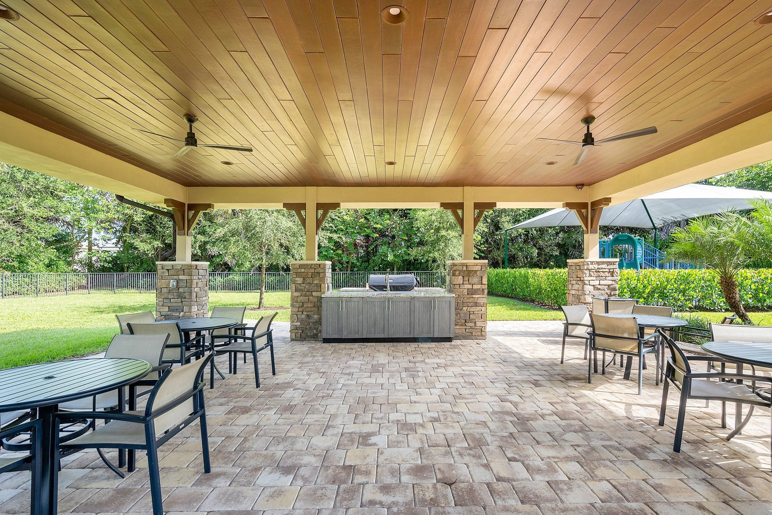 083-8884GrandPrixLane-BoyntonBeach-FL-33