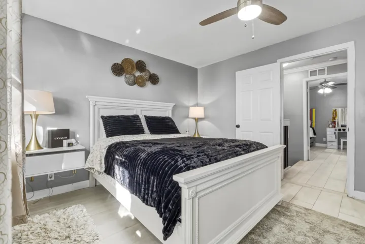 789 Crystal Way -20