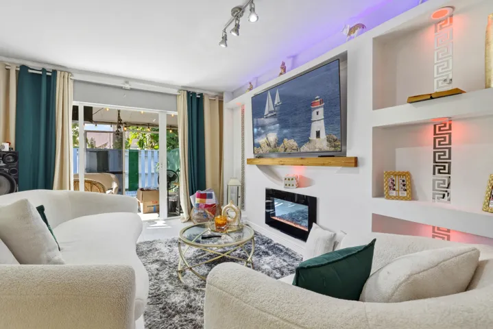 789 Crystal Way -15