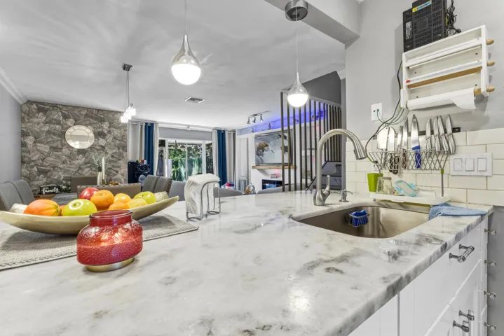 789 Crystal Way -8