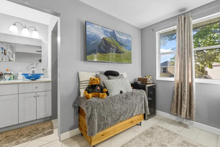 789 Crystal Way -18