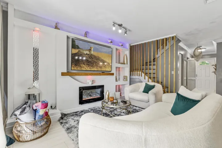 789 Crystal Way -14