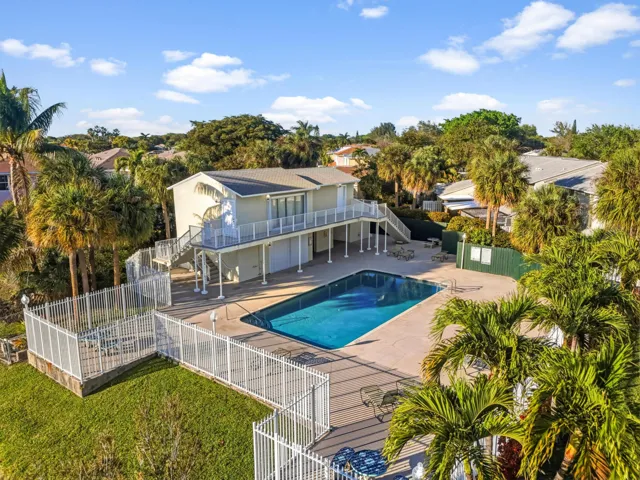 789 Crystal Way -34