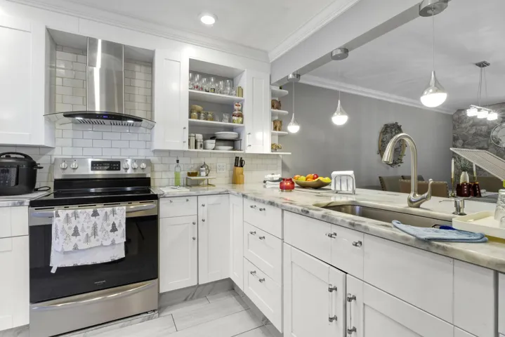 789 Crystal Way -6