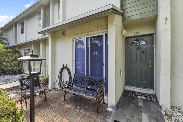 789 Crystal Way -31