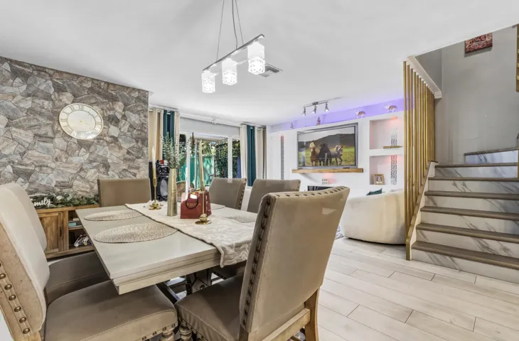 789 Crystal Way -13