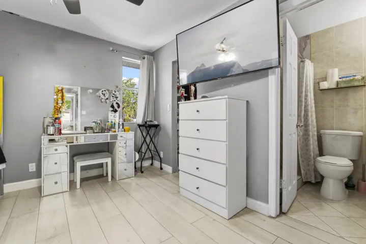 789 Crystal Way -24