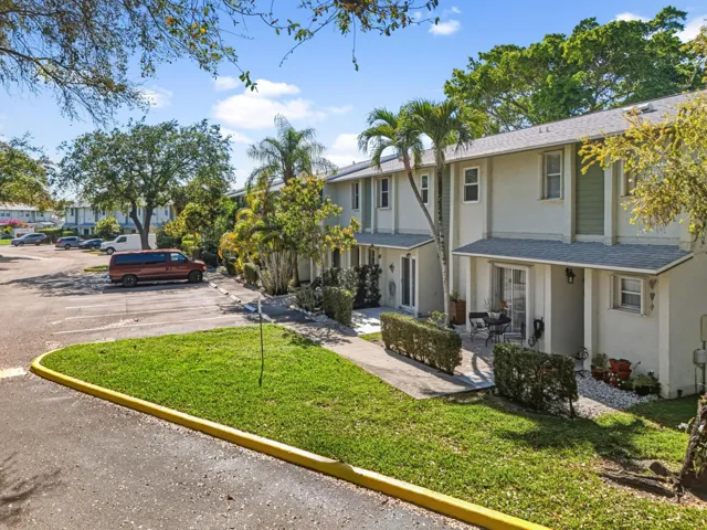789 Crystal Way -33