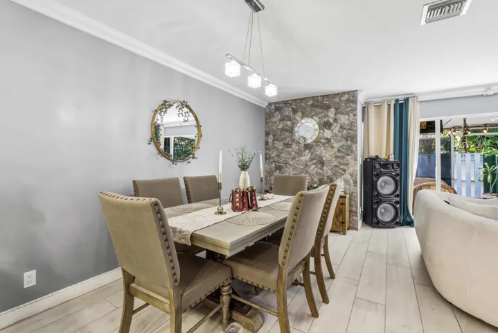 789 Crystal Way -12
