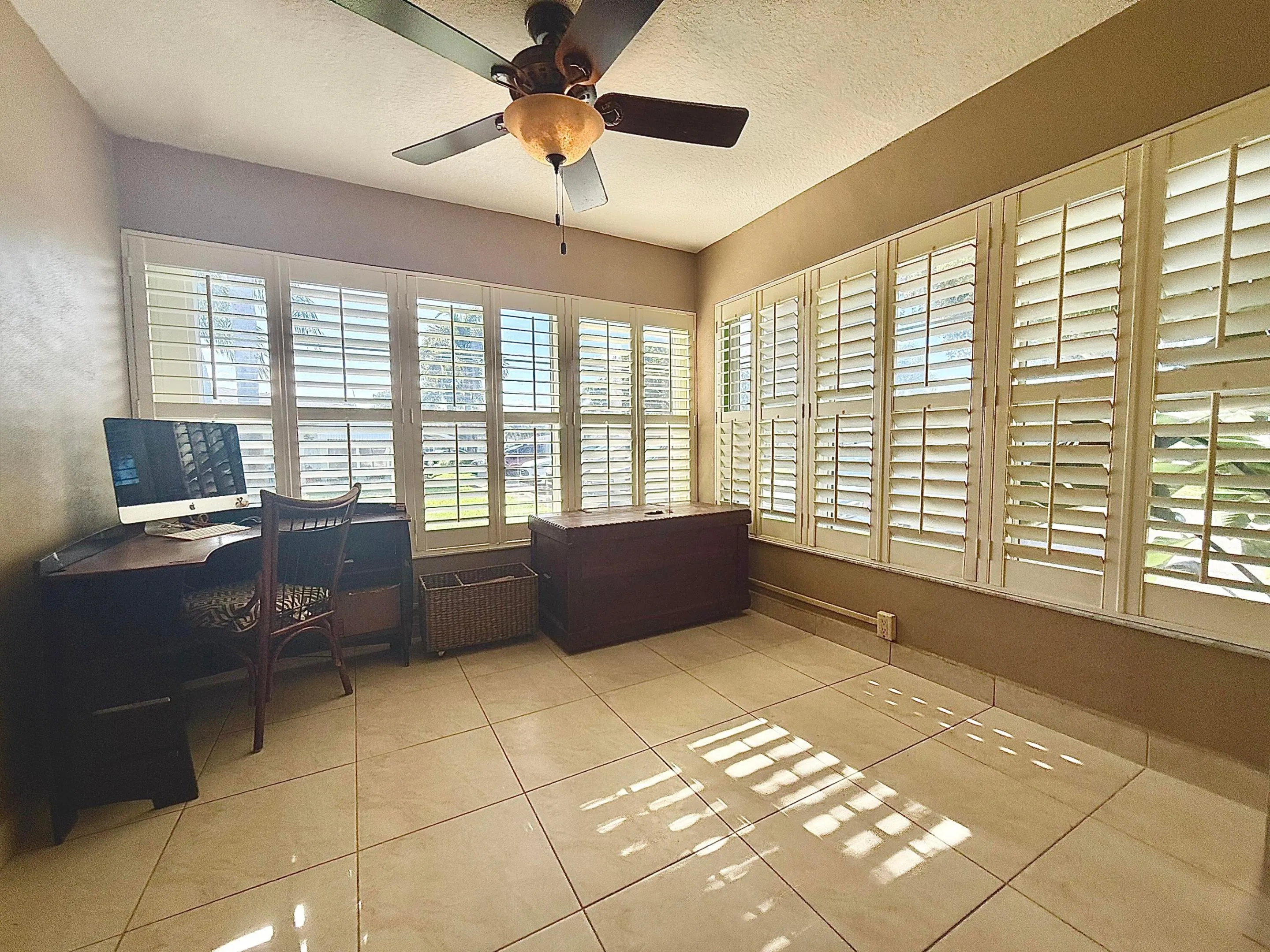 Office or sunroom.