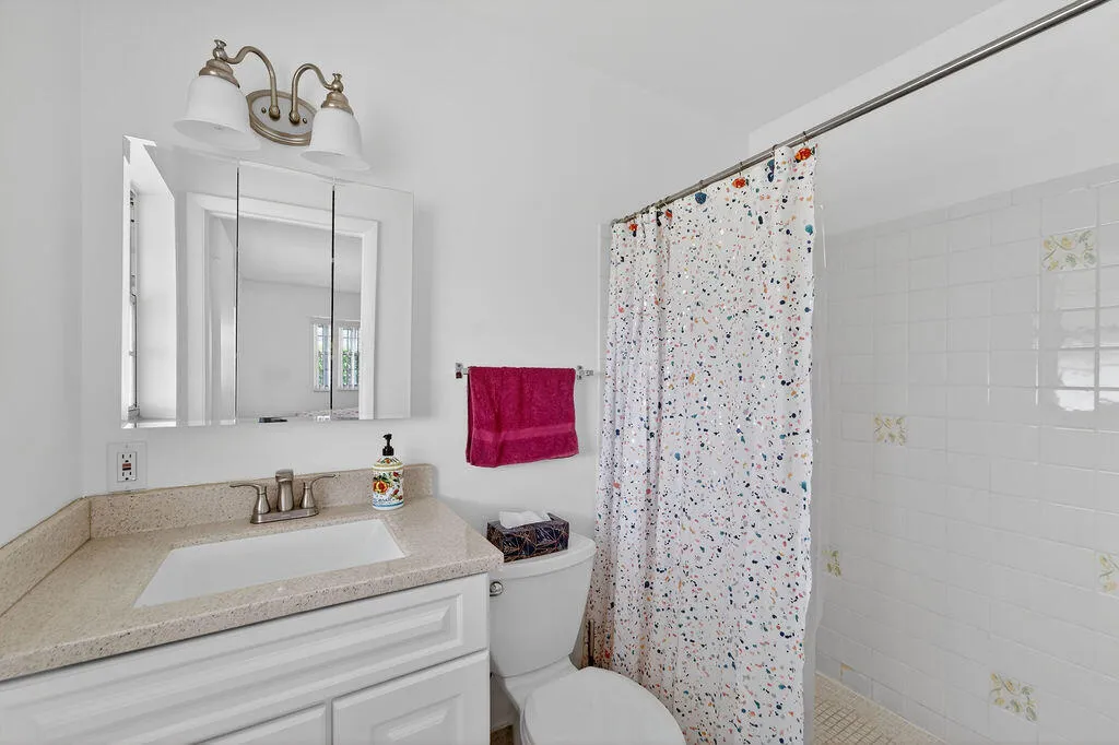 2nd bathroom