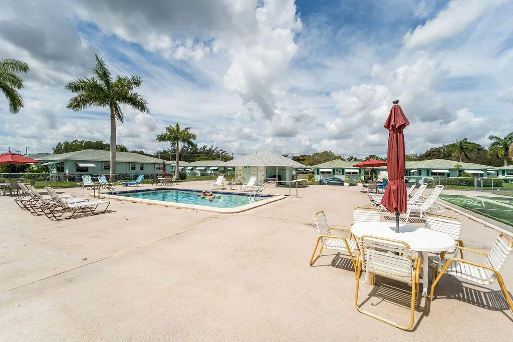 Community pool