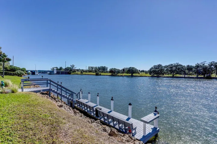 Dock
