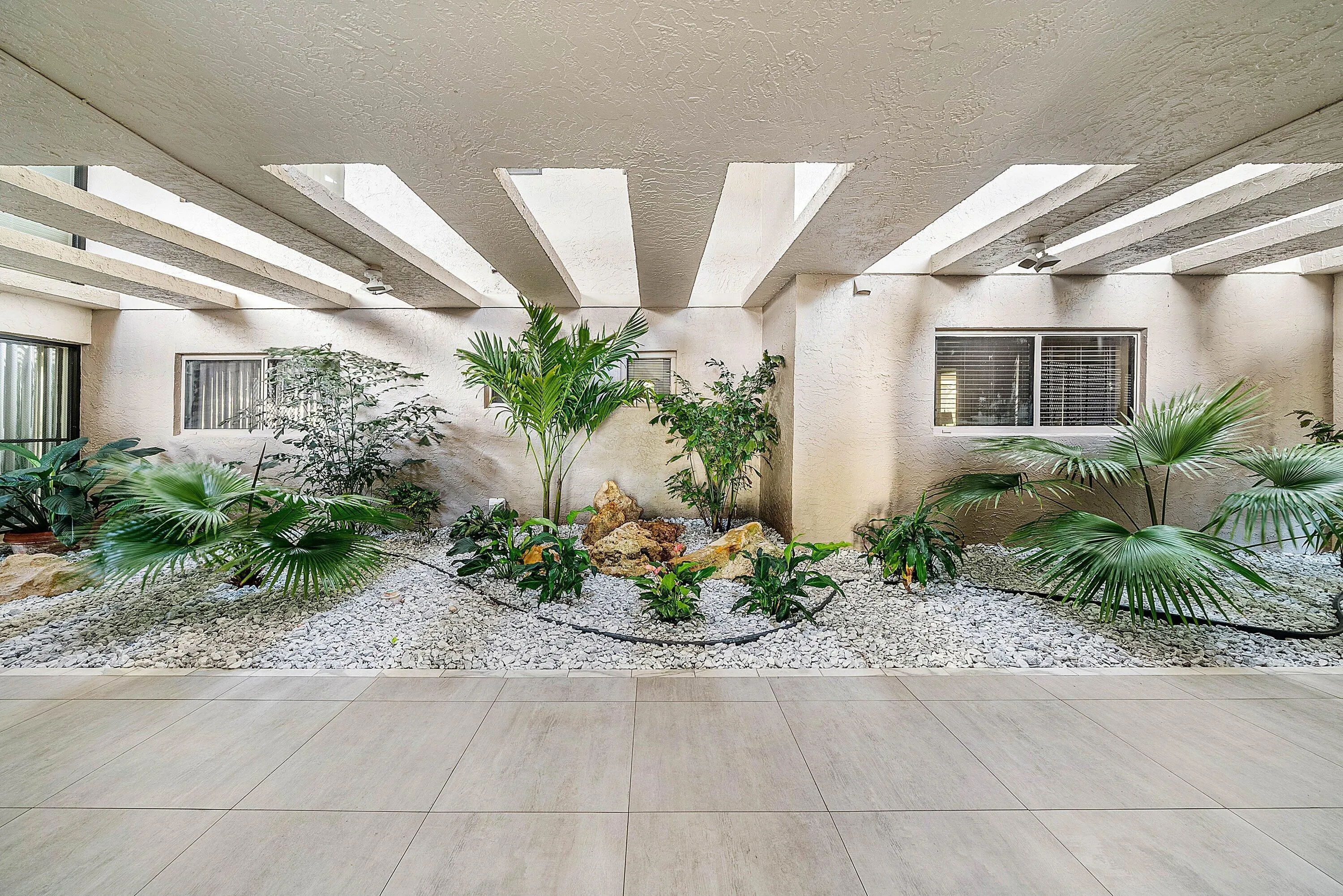 Bldg Entry