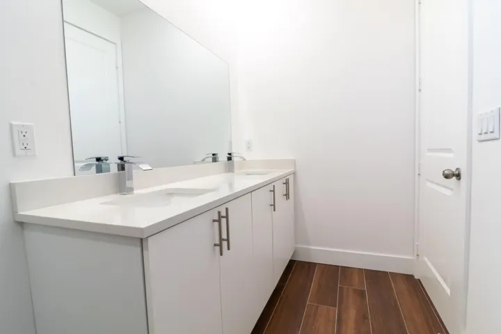 2nd full Bathroom