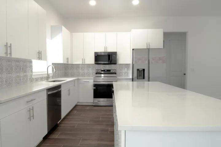 Quartz kitchen countertops