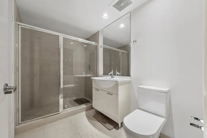2nd bedroom bathroom
