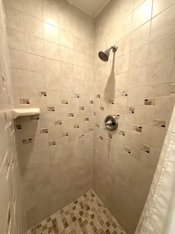 SHOWER Detail 569 MON-L