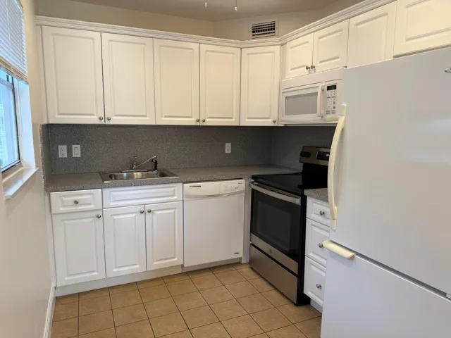 KITCHEN 569 MON-L
