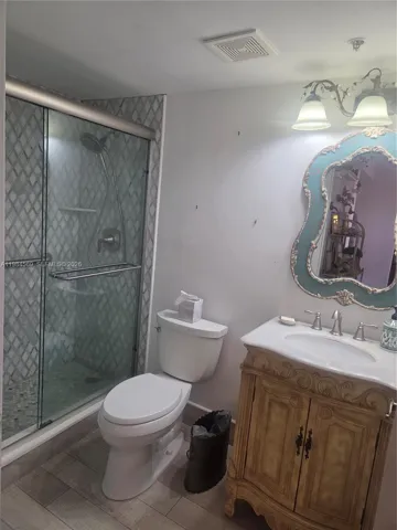 2nd Bathroom
