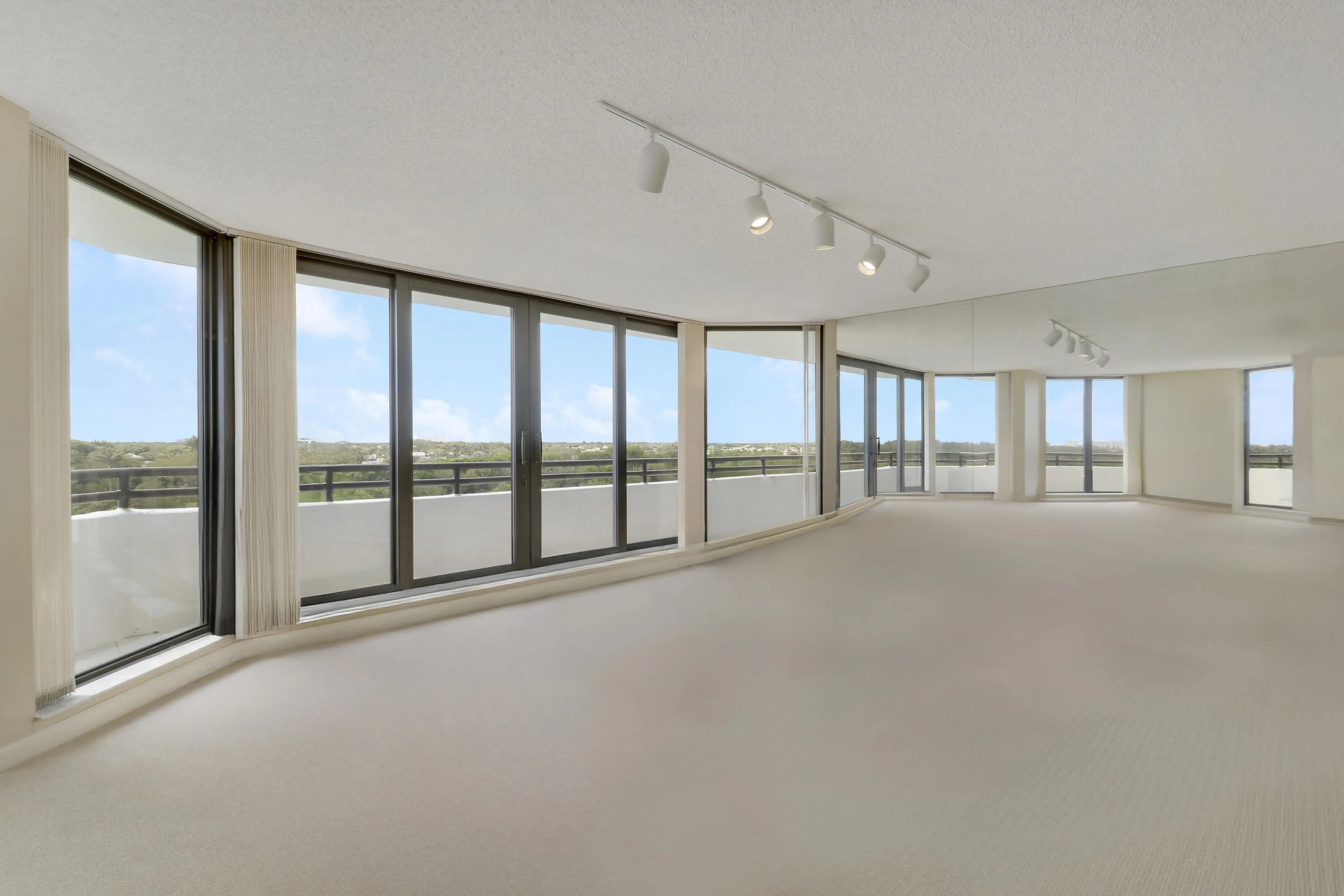 Great Room no furnishings II