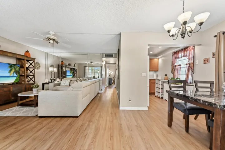 07 Living room 01