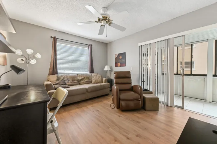 22 Bedroom 01